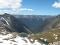 De bergketen in Nieuw-Zeeland, leidend naar Lake Angelus.