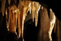 De stalactieten in de grot in Schotland zouden wel twee meter lang zijn.