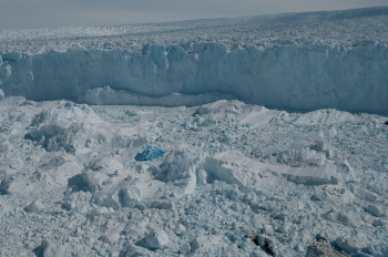 Gletsjerrand. Foto Pieter Bliek