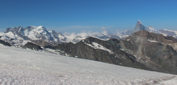 Uitzicht op de Breithorn en de Matterhorn in Wallis