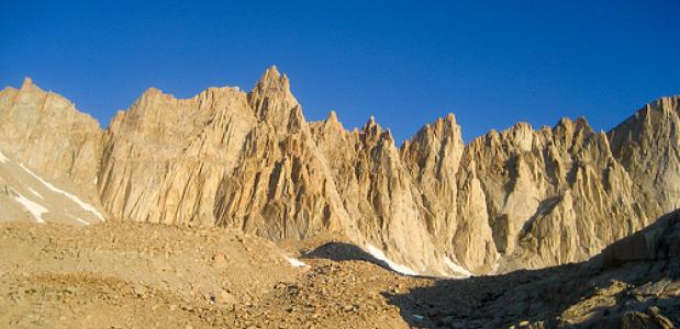 Mount Whitney in de Sierra Nevada. Foto Research indicates