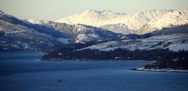 Besneeuwde bergen in Schotland. Foto easylocum