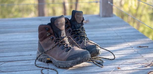 Waarom je altijd met stevige schoenen de bergen in moet Bergwijzer