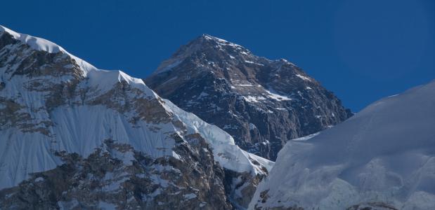 Mount Everest (c)robnunn