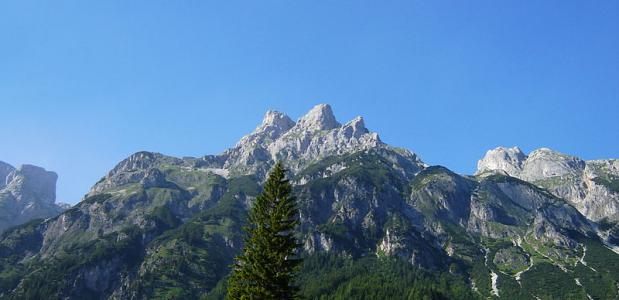 De top van de Eiskogel in het Tennengebergte in Oostenrijk