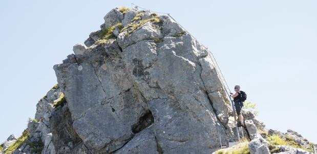 Een berg beklimmen via een klettersteig brengt risico's met zich mee