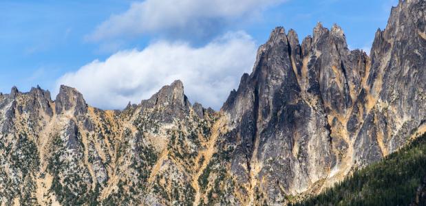 Rotswand in de Alpen. Foto door PxHere Rotswand