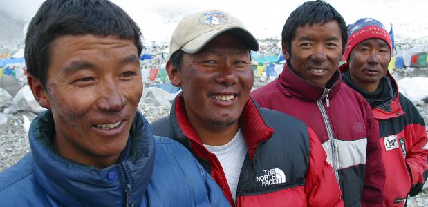 Sherpa's op Mount Everest ©Deetrak