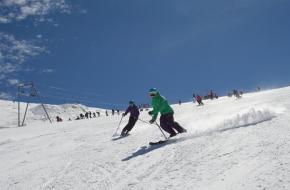 Ski bergen sneeuw man