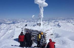 Topkruis op de Grossvenediger in de winter. Foto Blackwing_de