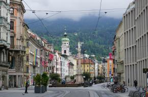 Uitzicht op de maria theresienstrasse in Innsbruck