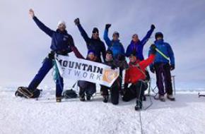 Bergen Magazine Mont Blanc Expeditie bereikt top.