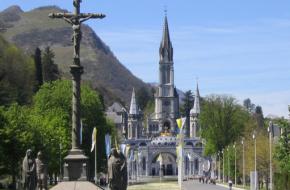 Bedevaartsoord Lourdes. Foto: Nathan Hamblen via Wikimedia Commons