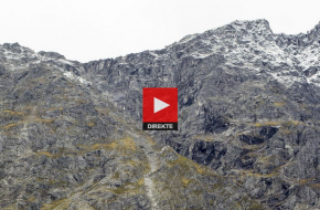 Bekijk de webcam met de instabiele berg Mannen in Noorwegen