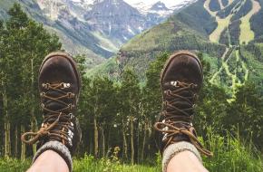 Photo by Sheelah Brennan on Unsplash wandelschoenen