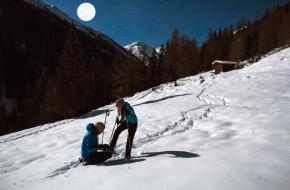 Sneeuwschoenwandeltocht bij volle maan in Oostenrijk