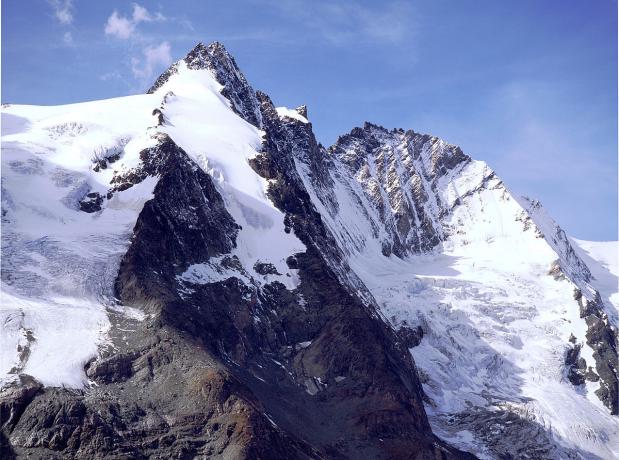 de Grossglockner is de hoogste berg van oostenrijk