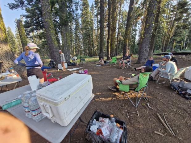stoeltjes en voorraden als trailmagic op de PCT