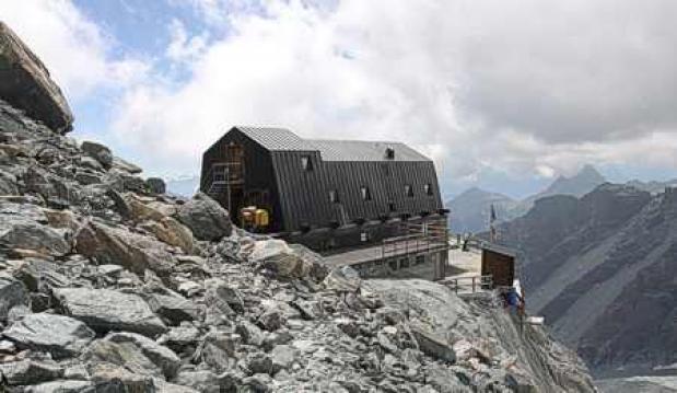 Hoogste hutten van de alpen rifugio guide d'ayas